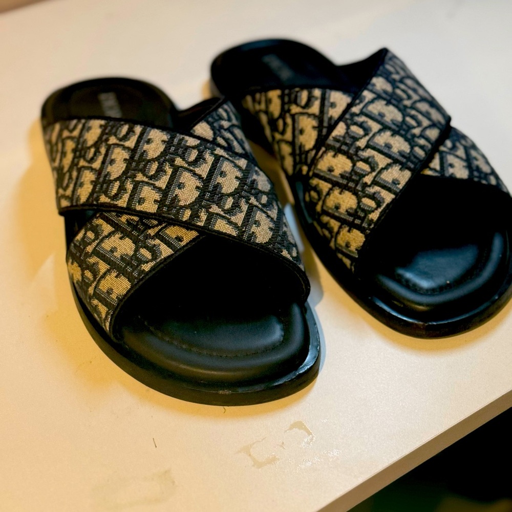 Dior slides